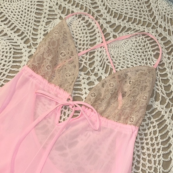 Vintage lace top nightie.  Size Medium in vintage sizing - Picture 3 of 9